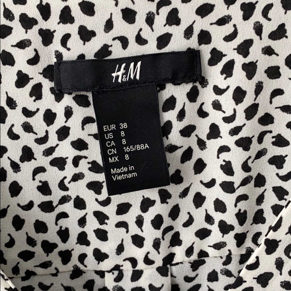 black & white patterned top! ๐ค๐ค - Picture 3 of 5